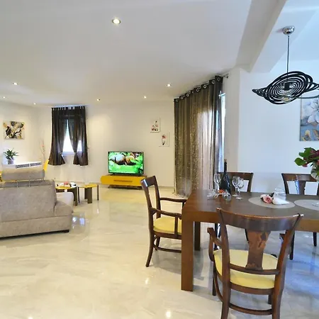 Apt3 - Perla With Swimming Pool, - Opatija * Laurana
