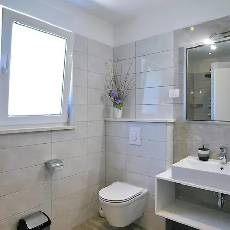 Apt3 - Perla With Swimming Pool, - Opatija