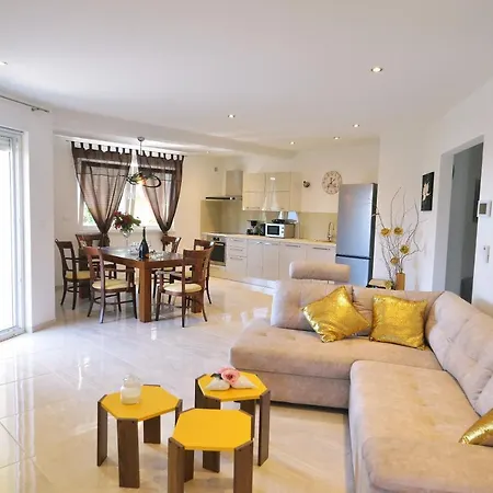 Apartment Apt3 - Perla With Swimming Pool, - Opatija Lovran