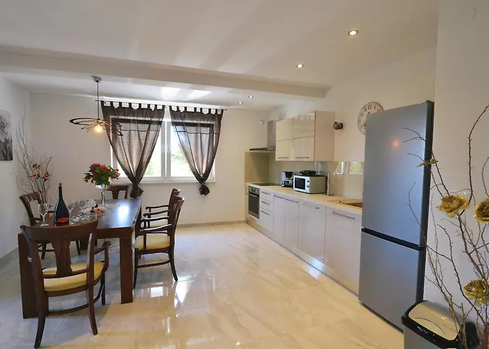 Appartement Apt3 - Perla With Swimming Pool, - Opatija Lovran